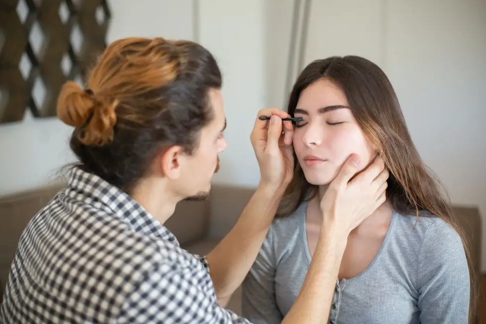 Jak zrobic makijaz oka Poradnik nie tylko dla poczatkujacych Klasyczny makijaz oka krok po kroku