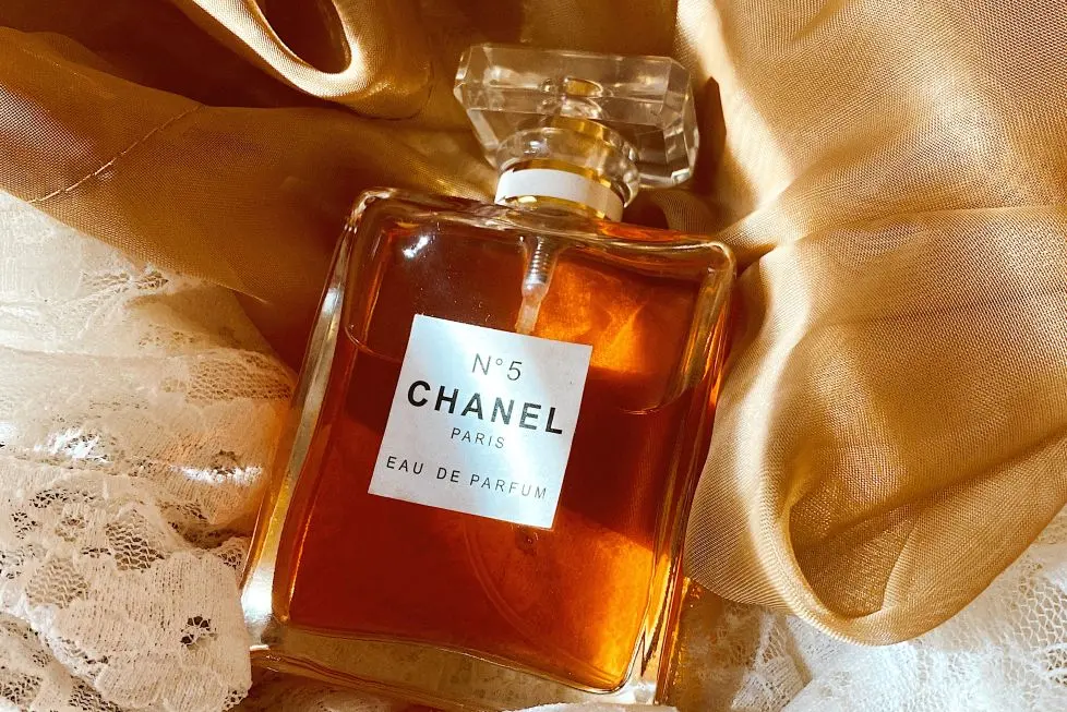 Perfumy damskie–ranking Wybierz idealny zapach Jak wybrac idealne perfumy jpg
