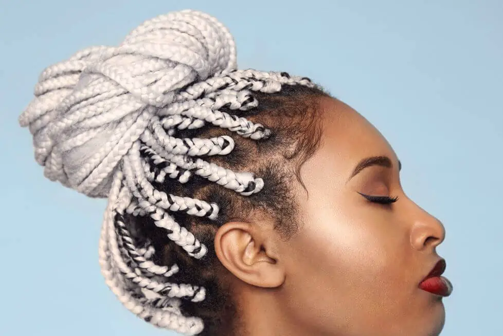 Warkoczyki syntetyczne co warto wiedziec zanim zdecydujesz sie na taka fryzure warkocze syntetyczne Warkocze afrykanskie–jedna fryzura wiele mozliwosci