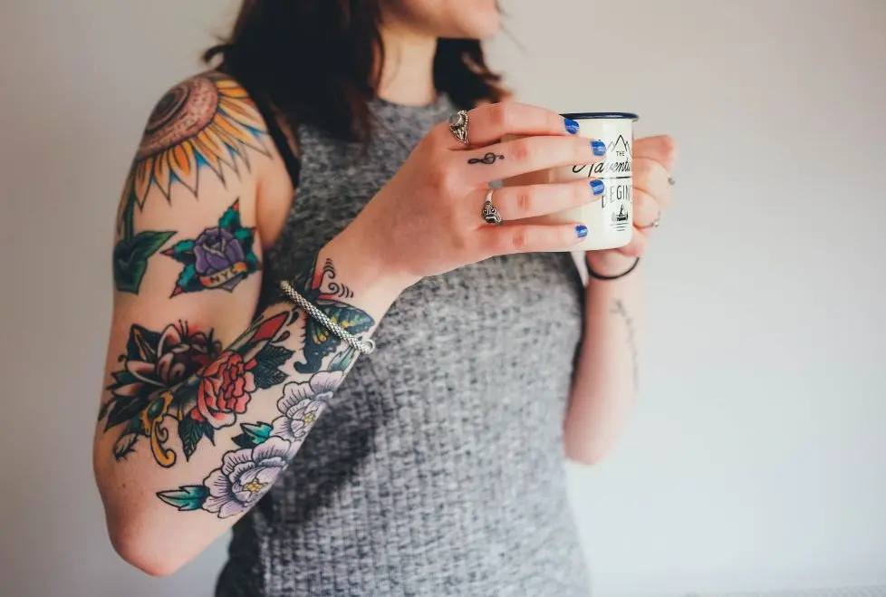 Wzory tatuazy przedramie Kwiaty i motywy roslinne 1 jpg