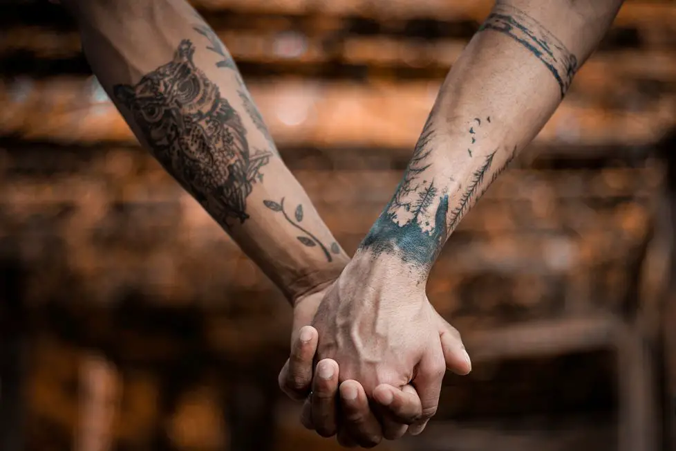 Tatuaże dla par – miłość na obrazkach. Pomysły na najładniejsze wzory dla zakochanych.