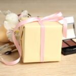 jak zapakować kosmetyki na prezent